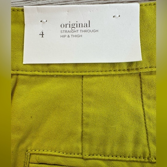 NWT Ann Taylor Loft  Original Straight Through Hip & High Shorts size 4 - Picture 4 of 10